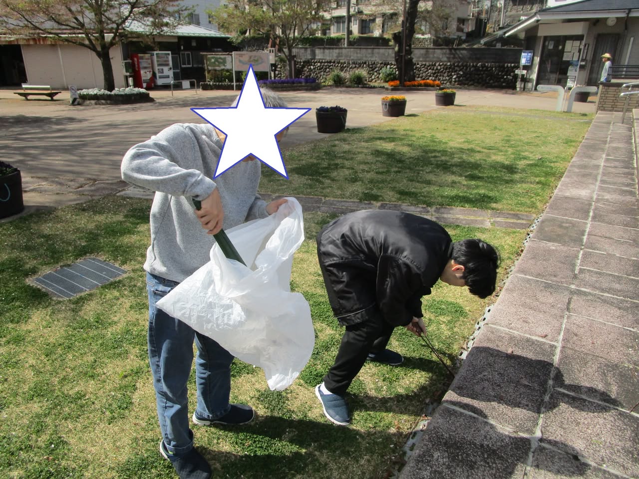相模湖公園の清掃の様子2